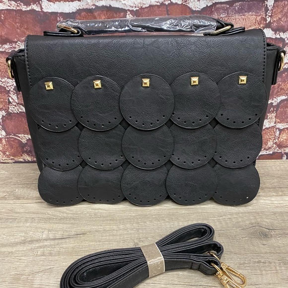 She's classy black handbag - Picture 3 of 4